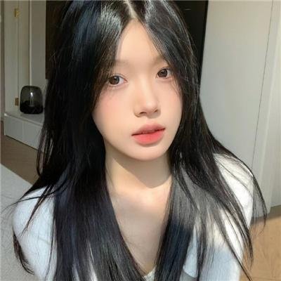穿风信子蓝的少女